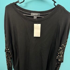 Women’s Karen Kane sweater. NWT